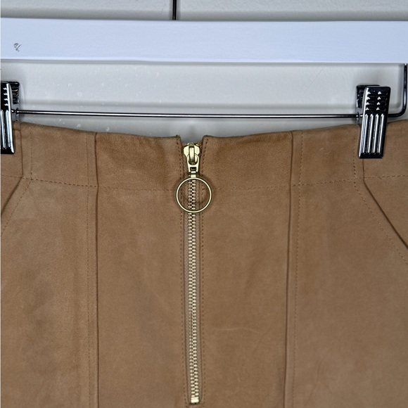 INTERMIX MAGDA SUEDE ZIP-FRONT MINI SKIRT CAMEL - Picture 2 of 3